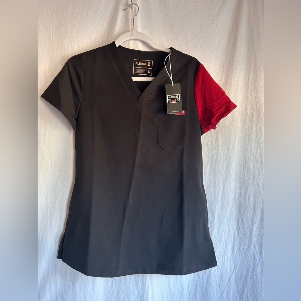 NWT Pledge women’s scrub top size small​